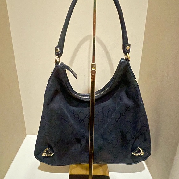 Gucci GG Canvas Abbey D-Ring in Black - Picture 5 of 11